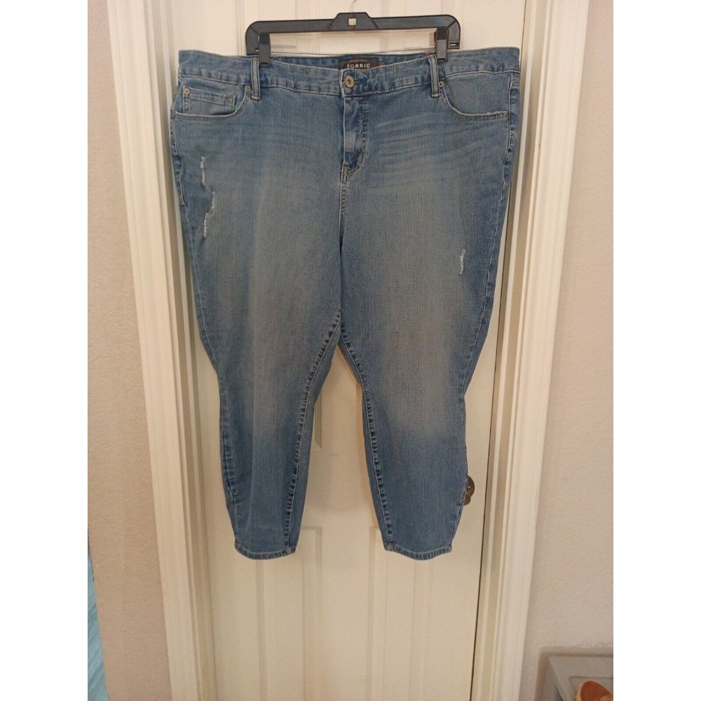 Women's Torrid High Rise Curvy Distressed Stretchy Jeans Size 26R